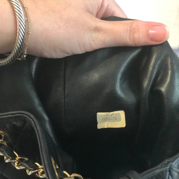 Vintage Chanel bucket bag - Picture 7 of 8